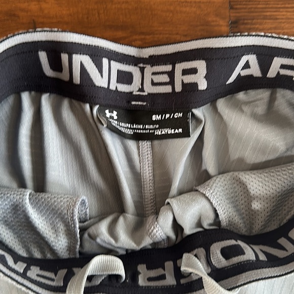 Men’s basketball shorts. - Picture 2 of 3